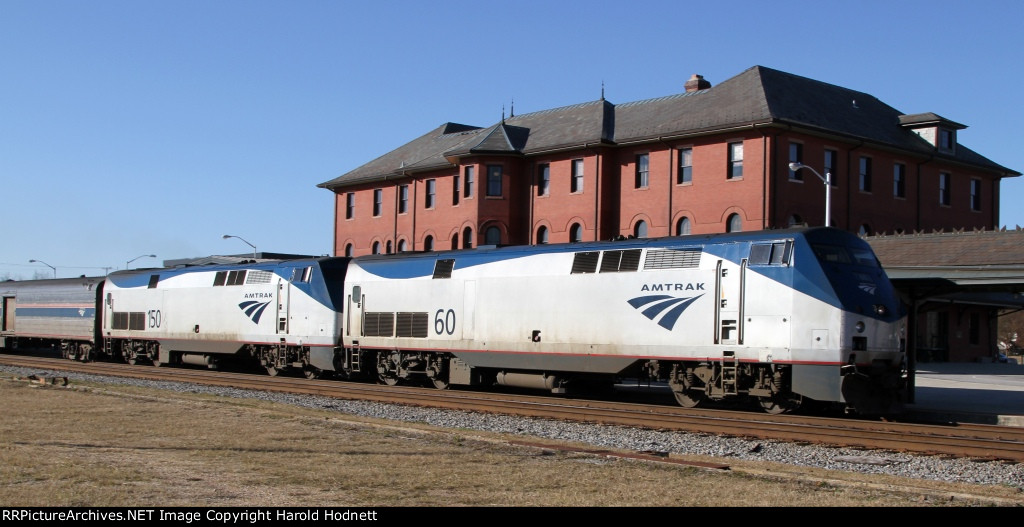 AMTK 60 & 150 bring train P092 into the station